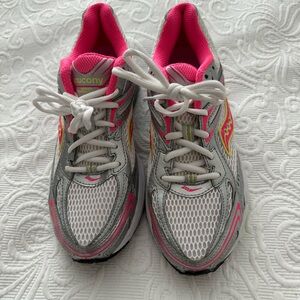 NEW SAUCONY GRID TORNADO 5 Running Training Shoes Athletic Pink Yellow 9.5